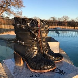 Freebird Baker boots in black with snake skin, size 8.